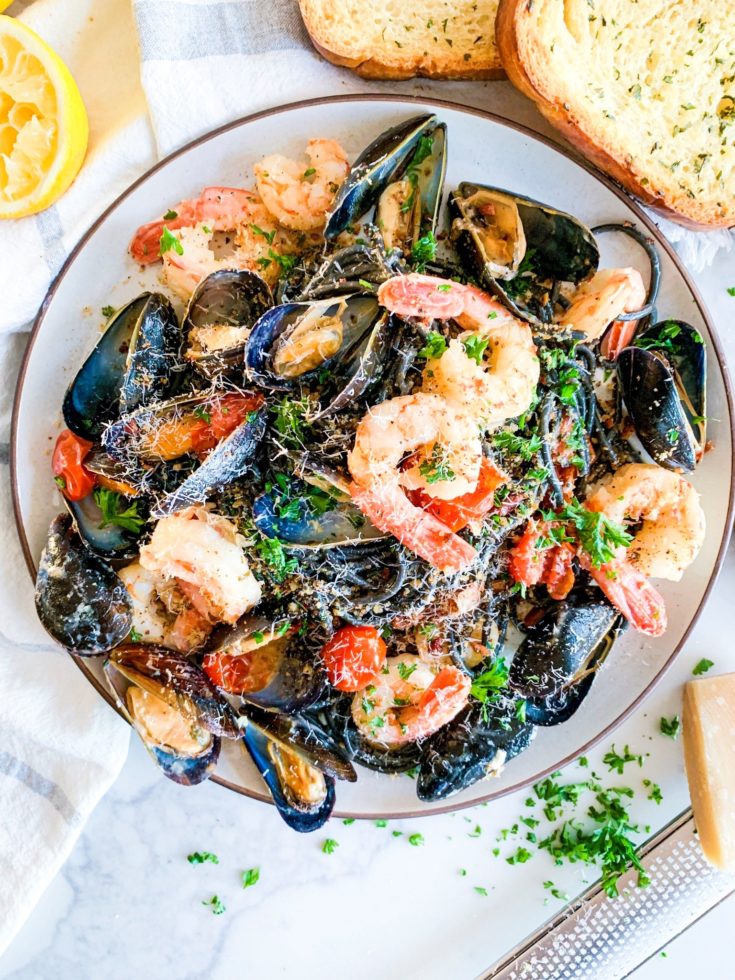 SQUID INK PASTA WITH SHRIMP & MUSSELS IN WHITE WINE - thecommunalfeast.com