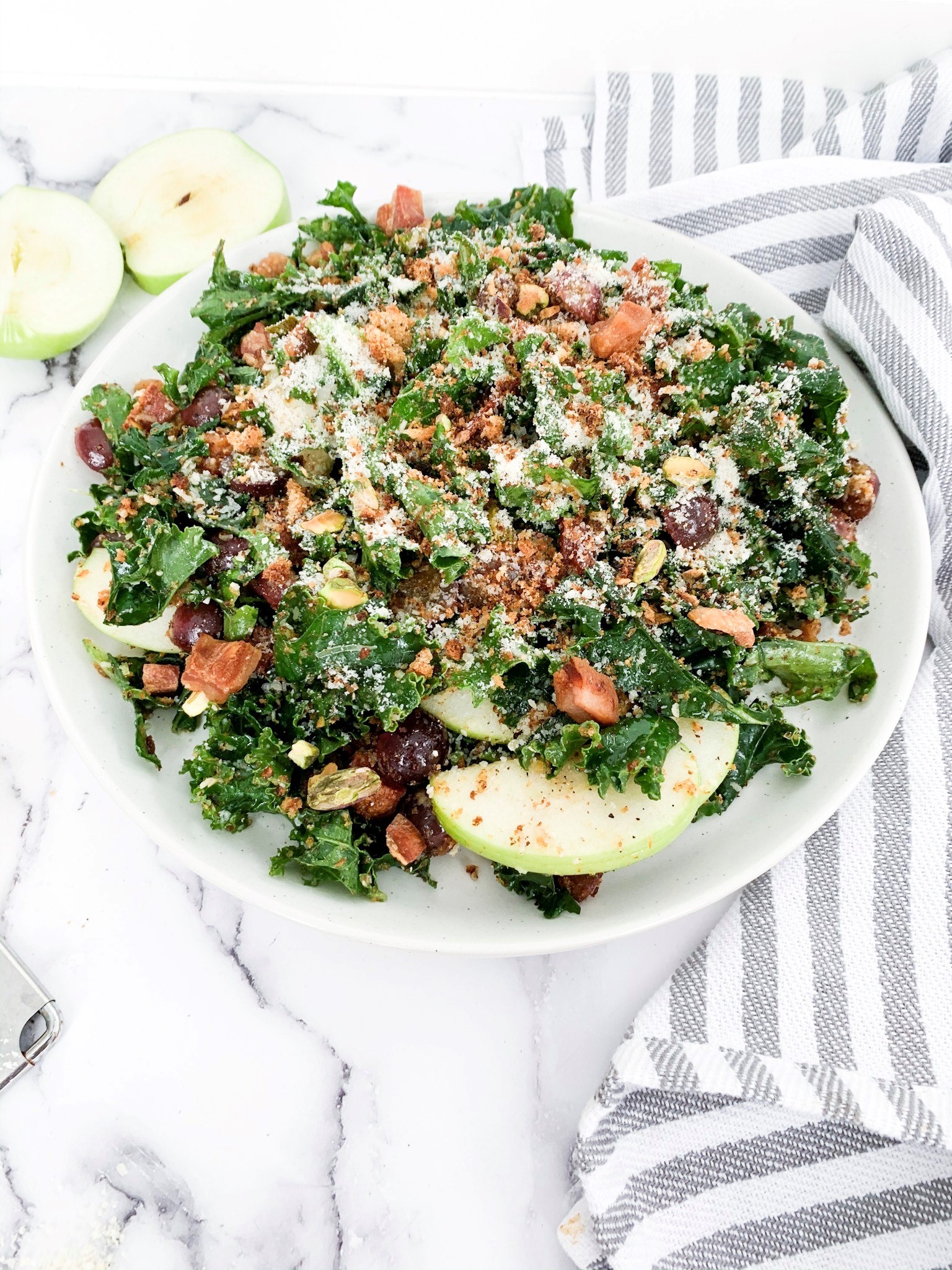 TUSCAN KALE SALAD - thecommunalfeast.com