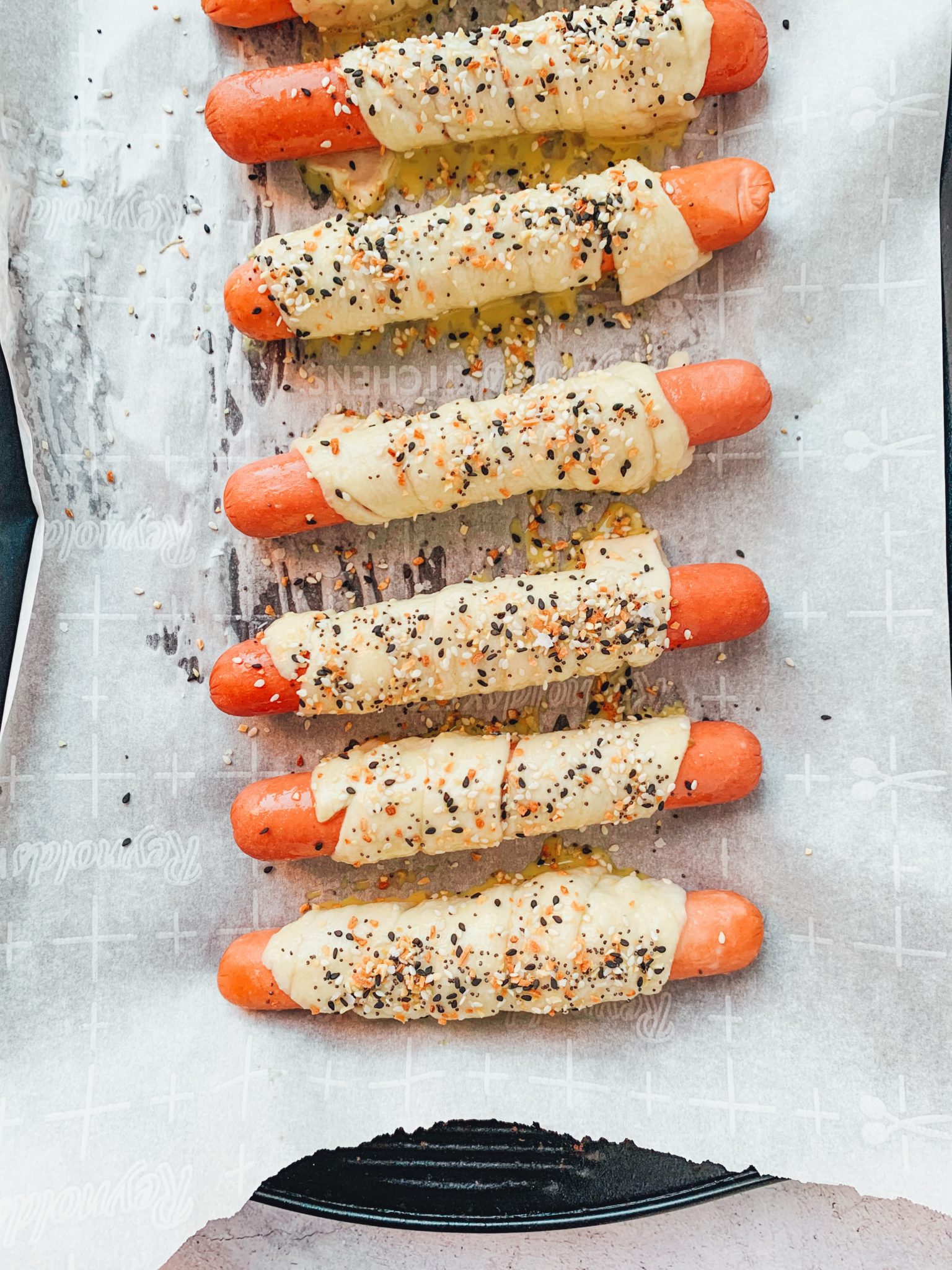 EASY EVERYTHING BAGEL PRETZEL DOGS - thecommunalfeast.com